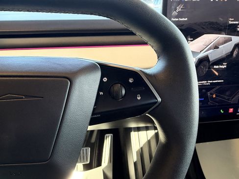 Used 2024 Tesla Cybertruck AWD Crew Cab image 12