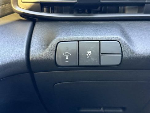 Used 2025 Hyundai Elantra Sport FWD image 26