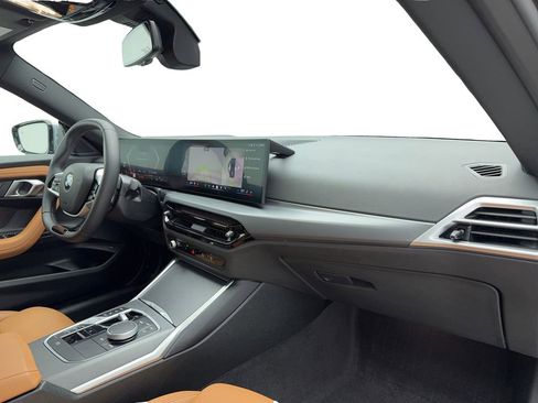 Used 2025 BMW 230i Coupe w/ Premium Package RWD image 40