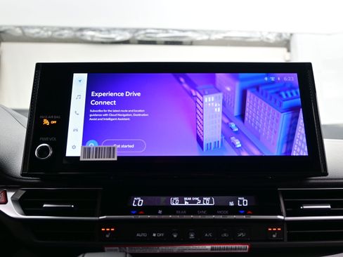 Used 2026 Toyota Sienna XLE FWD image 21