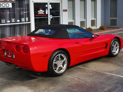 Used 2002 Chevrolet Corvette Coupe RWD image 16
