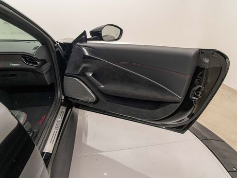 Certified 2025 Ferrari Roma Spider RWD image 20