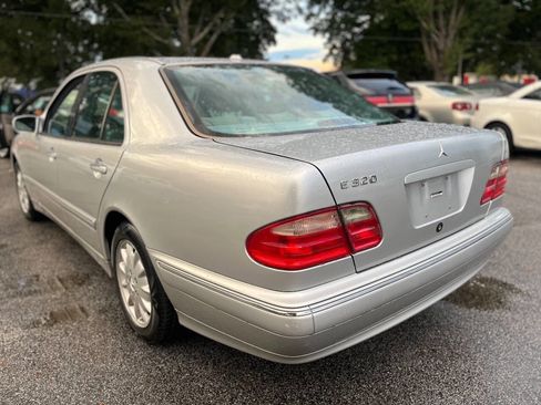 Used 2001 Mercedes-Benz E 320 E 320 4dr Sedan image 5