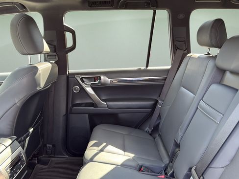 Certified 2023 Lexus GX 460 Premium w/ Premium Plus Package AWD/4WD image 15