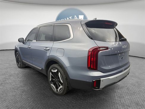 Used 2024 Kia Telluride S w/ S Sunroof Package image 6