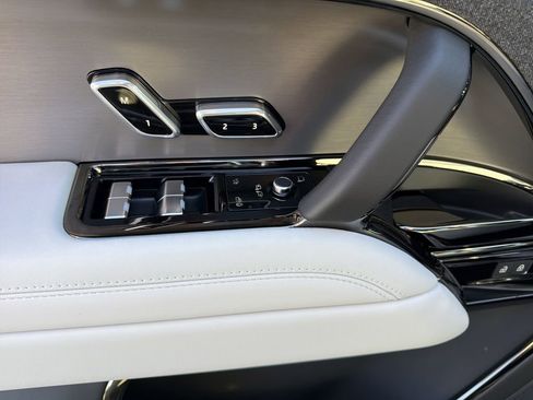 New 2026 Land Rover Range Rover Sport SE image 21