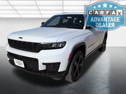 Used 2024 Jeep Grand Cherokee L Altitude image 31