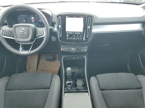 New 2026 Volvo XC40 B5 Ultra w/ Protection Package Premier image 28