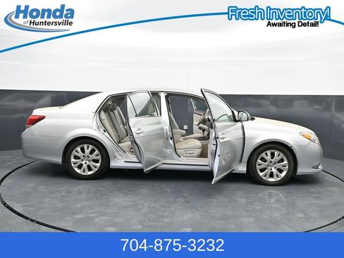 Used 2011 Toyota Avalon FWD image 30