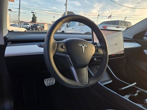 Used 2020 Tesla Model 3 Performance image 11