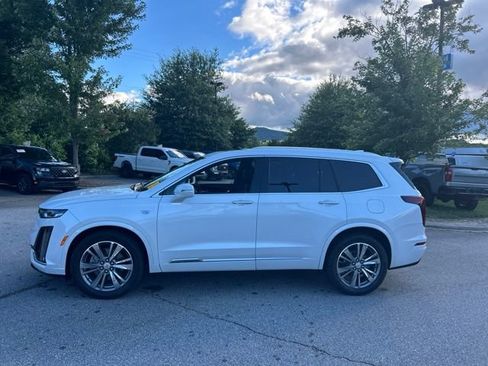 Used 2020 Cadillac XT6 Premium Luxury AWD/4WD image 3