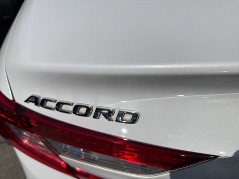 Used 2019 Honda Accord LX image 9