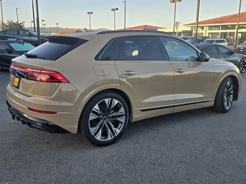 Certified 2024 Audi Q8 Prestige image 4