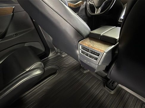 Used 2017 Tesla Model X P100D image 32