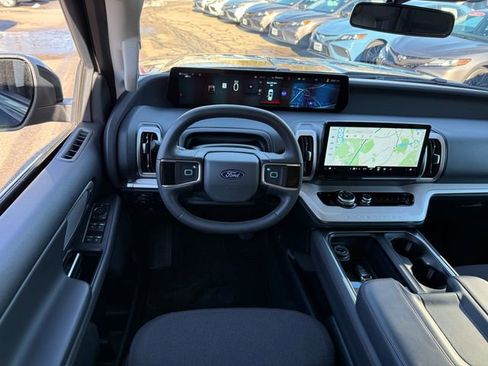 Used 2025 Ford Expedition Max Active image 6