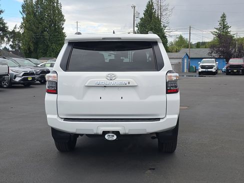 Certified 2024 Toyota 4Runner SR5 image 8