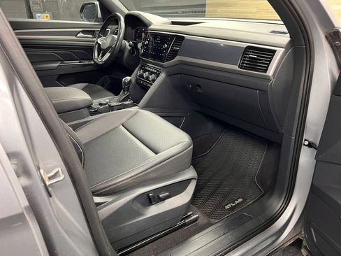 Used 2020 Volkswagen Atlas Cross Sport SEL R-Line image 8