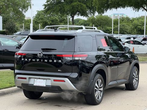 Certified 2024 Nissan Pathfinder SL FWD image 4