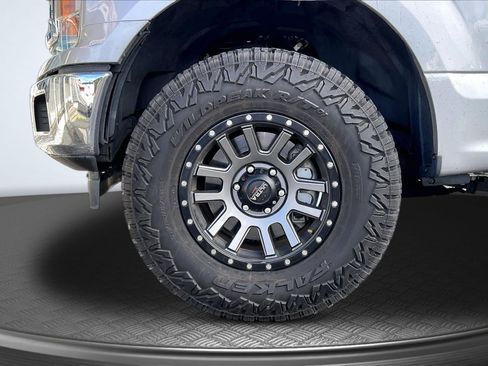 Used 2018 Ford F150 XLT RWD image 9
