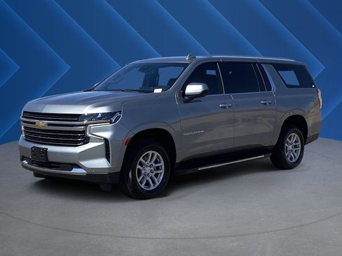 Used 2024 Chevrolet Suburban LT RWD image 7