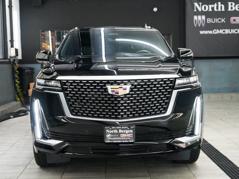 Used 2023 Cadillac Escalade Premium Luxury AWD/4WD image 2