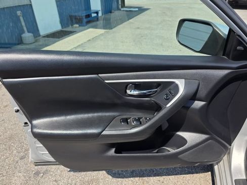 Used 2017 Nissan Altima 2.5 SV FWD image 11