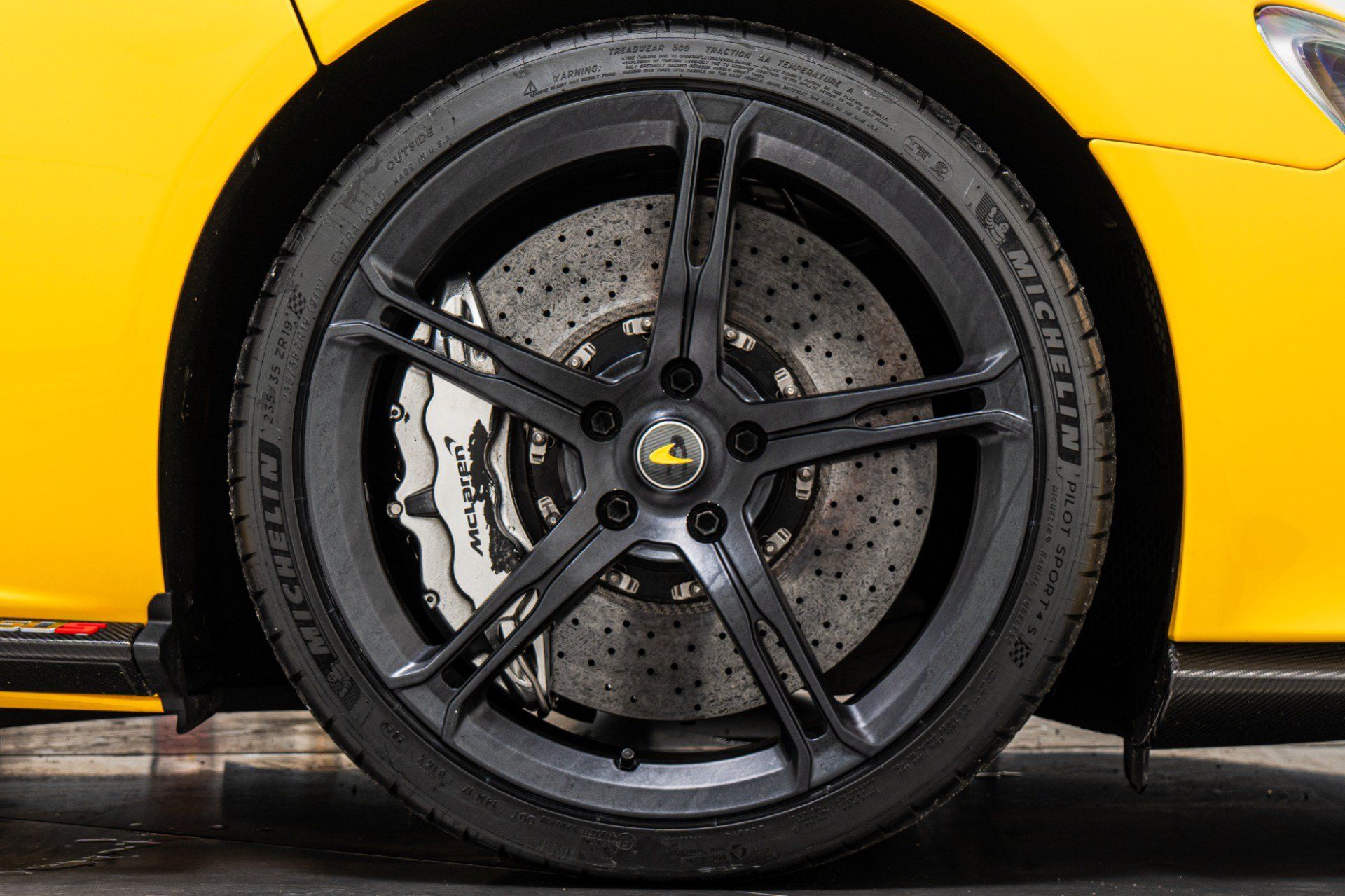 Used 2015 McLaren 650S Spider RWD image 46