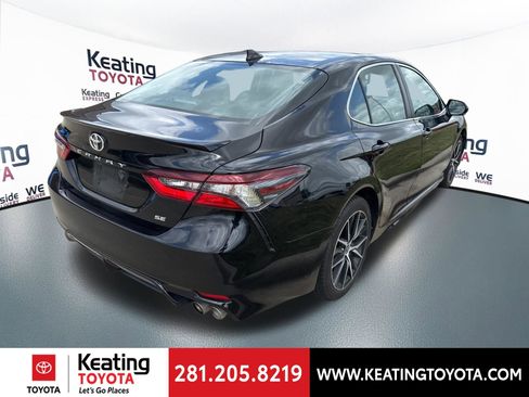 Used 2024 Toyota Camry SE image 7