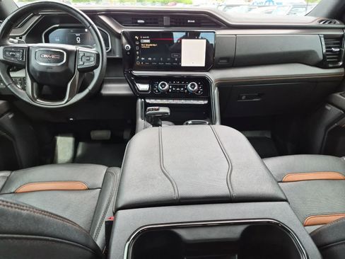 Used 2023 GMC Sierra 1500 AT4 w/ Technology Package AWD/4WD image 15