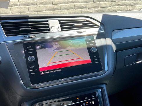 Certified 2023 Volkswagen Tiguan SE FWD image 21