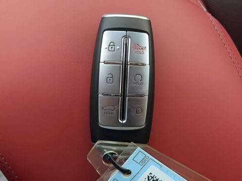 Used 2025 Genesis GV70 3.5T Sport image 31