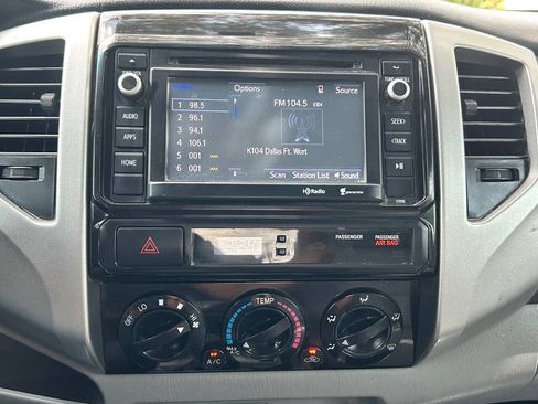 Used 2014 Toyota Tacoma PreRunner w/ SR5 Package RWD image 18