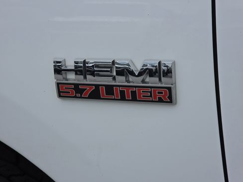 Used 2023 RAM 1500 4x4 Crew Cab Classic image 6