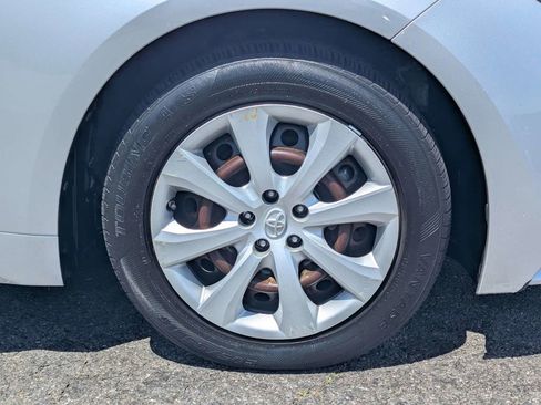 Used 2021 Toyota Corolla LE FWD image 11