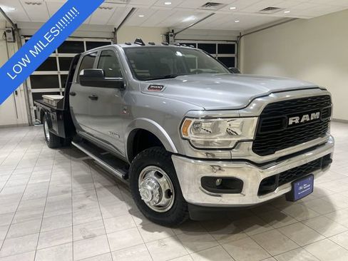 Used 2020 RAM 3500 Tradesman w/ Chrome Appearance Group RWD image 7