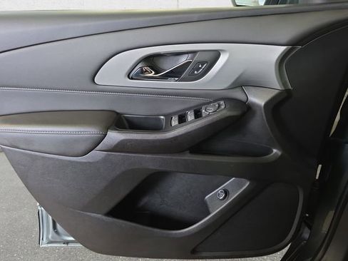 Used 2023 Chevrolet Traverse LT image 29
