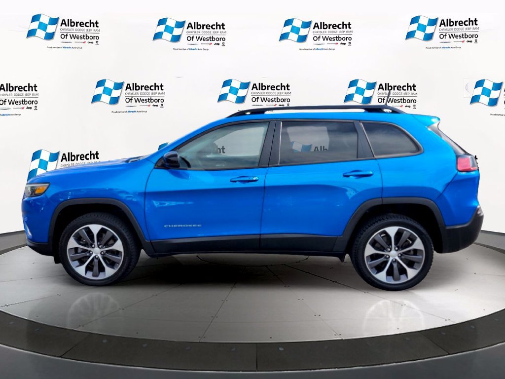 Used 2022 Jeep Cherokee Limited w/ Elite Package AWD/4WD image 2