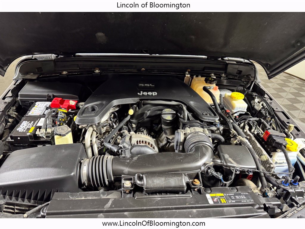 Used 2019 Jeep Wrangler Unlimited Sahara AWD/4WD image 23