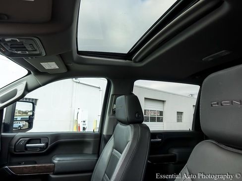 Used 2023 GMC Sierra 2500 Denali w/ Denali Ultimate Package image 11