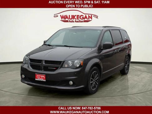 Used 2018 Dodge Grand Caravan GT image 1