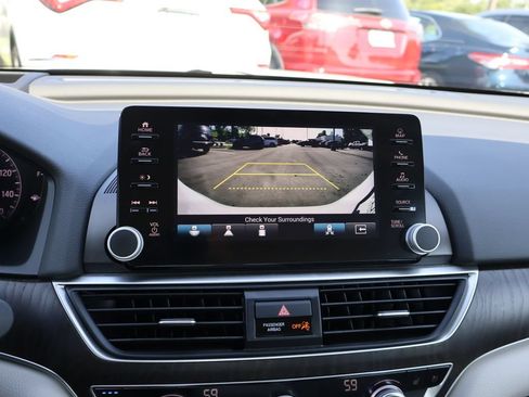 Certified 2022 Honda Accord Touring image 21