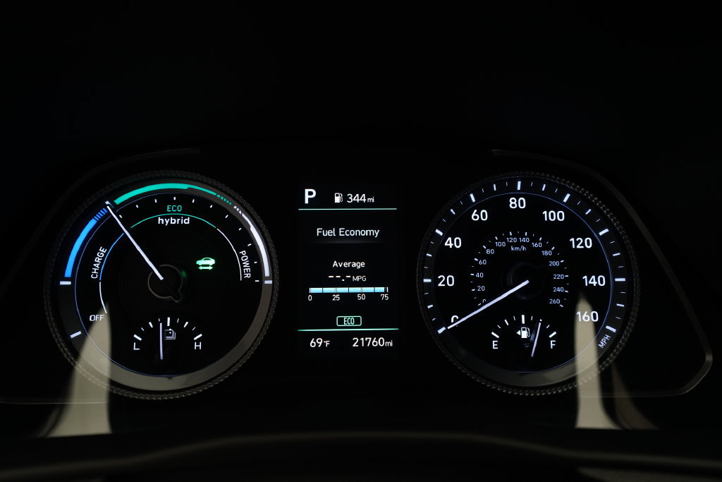 Used 2023 Hyundai Sonata SEL FWD image 2