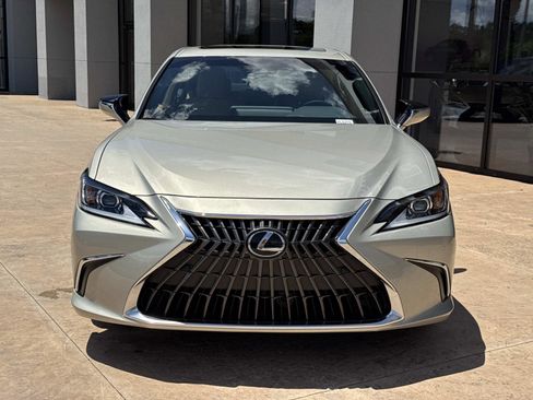 Used 2025 Lexus ES 300h w/ Premium Package FWD image 8