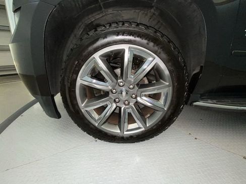 Used 2018 Chevrolet Tahoe Premier AWD/4WD image 10