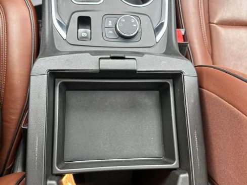 Used 2018 Chevrolet Traverse High Country AWD/4WD image 17