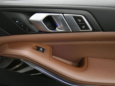 Used 2020 BMW X5 xDrive40i w/ Premium Package image 32