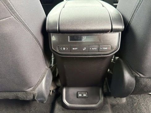 Certified 2025 Toyota Highlander LE FWD image 21