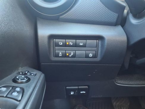 Certified 2025 Nissan Kicks Play S image 17