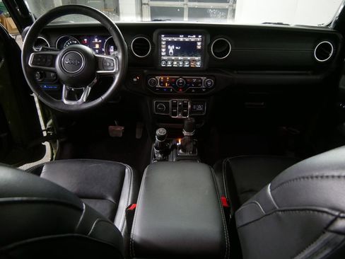 Used 2023 Jeep Wrangler Unlimited Sahara AWD/4WD image 22