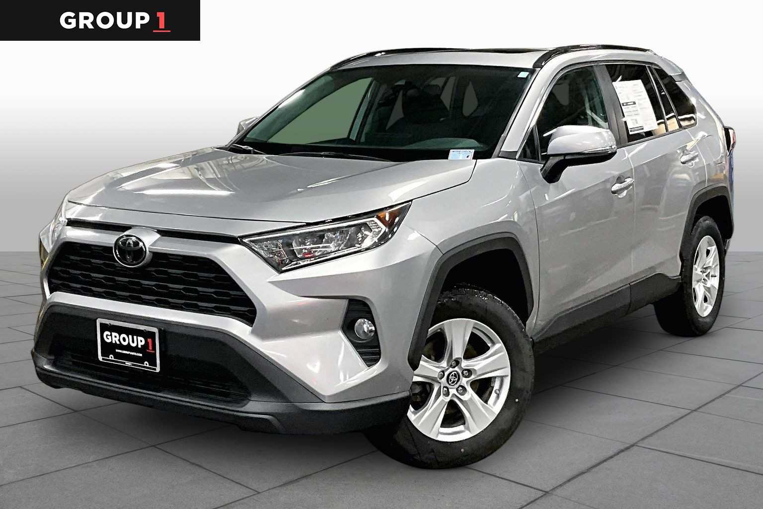 Used 2019 Toyota RAV4 XLE w/ Convenience Package AWD/4WD image 1